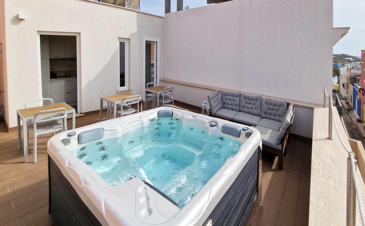 Bed and Breakfast BeB Altomare LMP Exterior foto